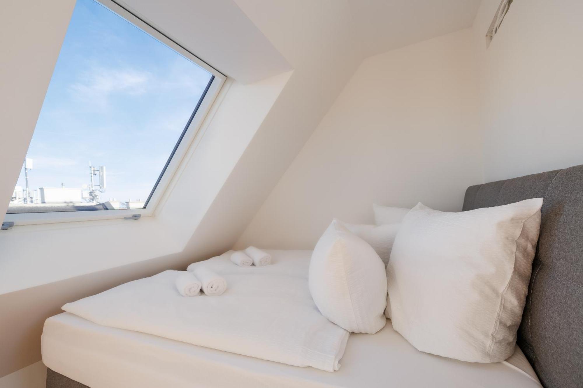 Symphony Apartments 40 - Modern Loft With Terrace And Grill In Central Location Виена Екстериор снимка