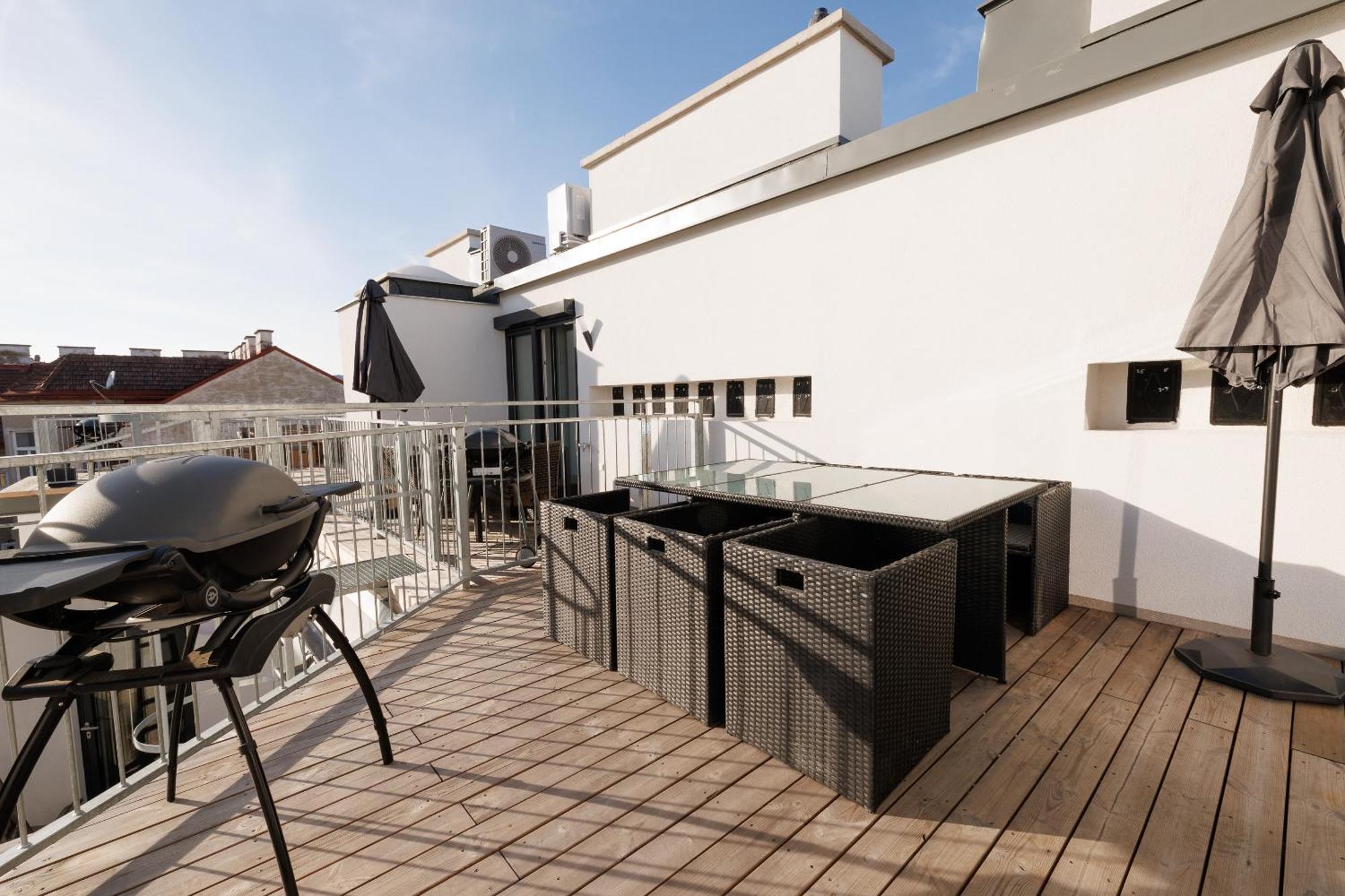 Symphony Apartments 40 - Modern Loft With Terrace And Grill In Central Location Виена Екстериор снимка