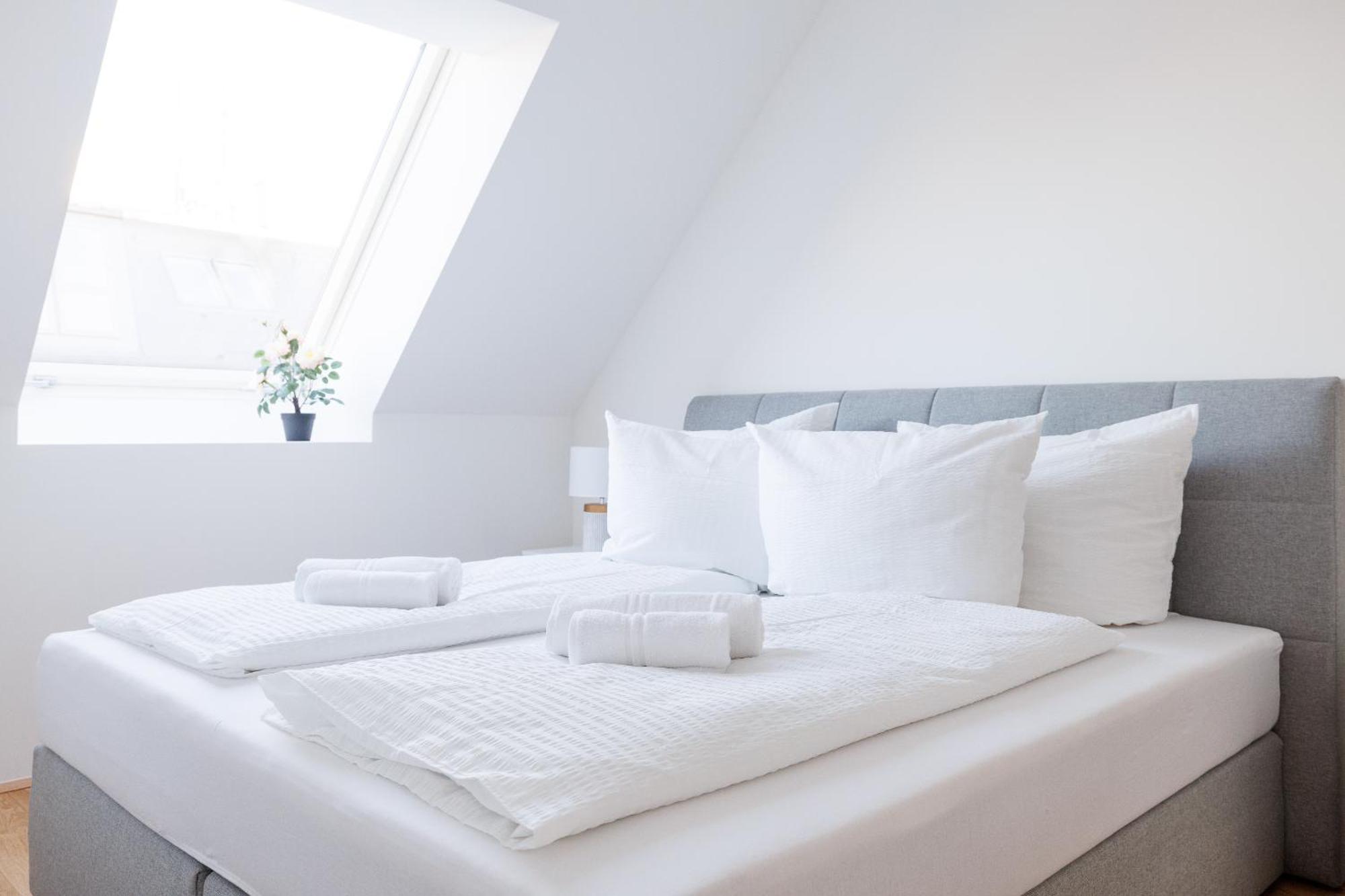 Symphony Apartments 40 - Modern Loft With Terrace And Grill In Central Location Виена Екстериор снимка