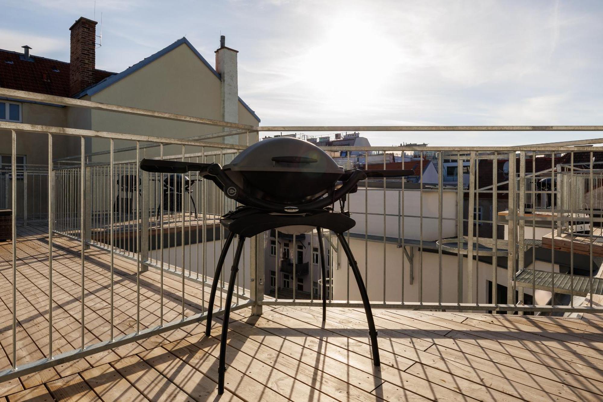 Symphony Apartments 40 - Modern Loft With Terrace And Grill In Central Location Виена Екстериор снимка