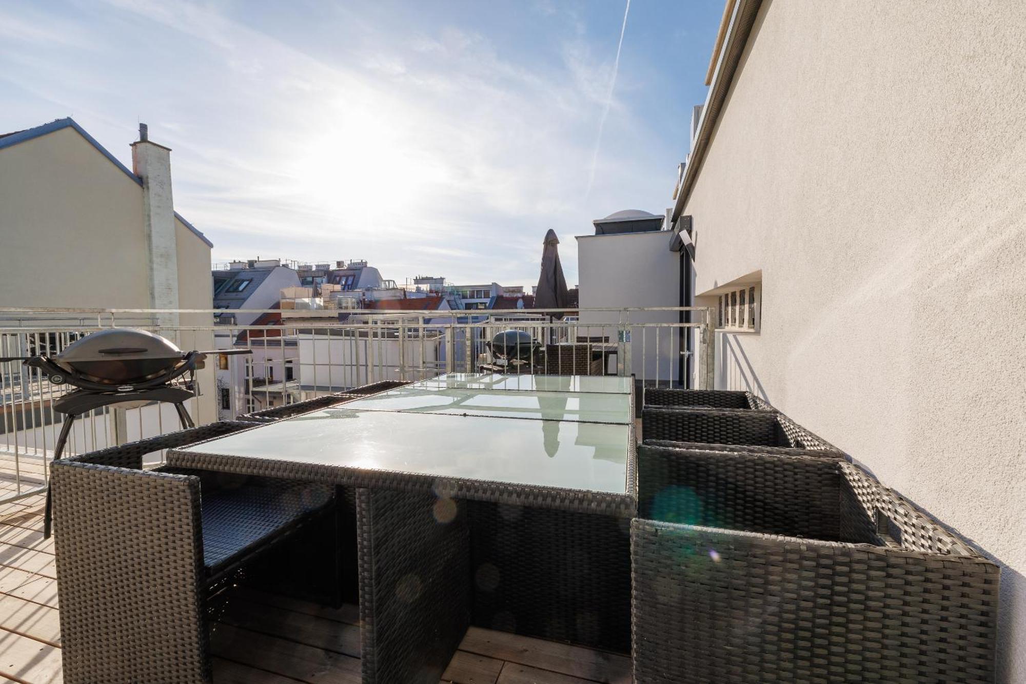 Symphony Apartments 40 - Modern Loft With Terrace And Grill In Central Location Виена Екстериор снимка